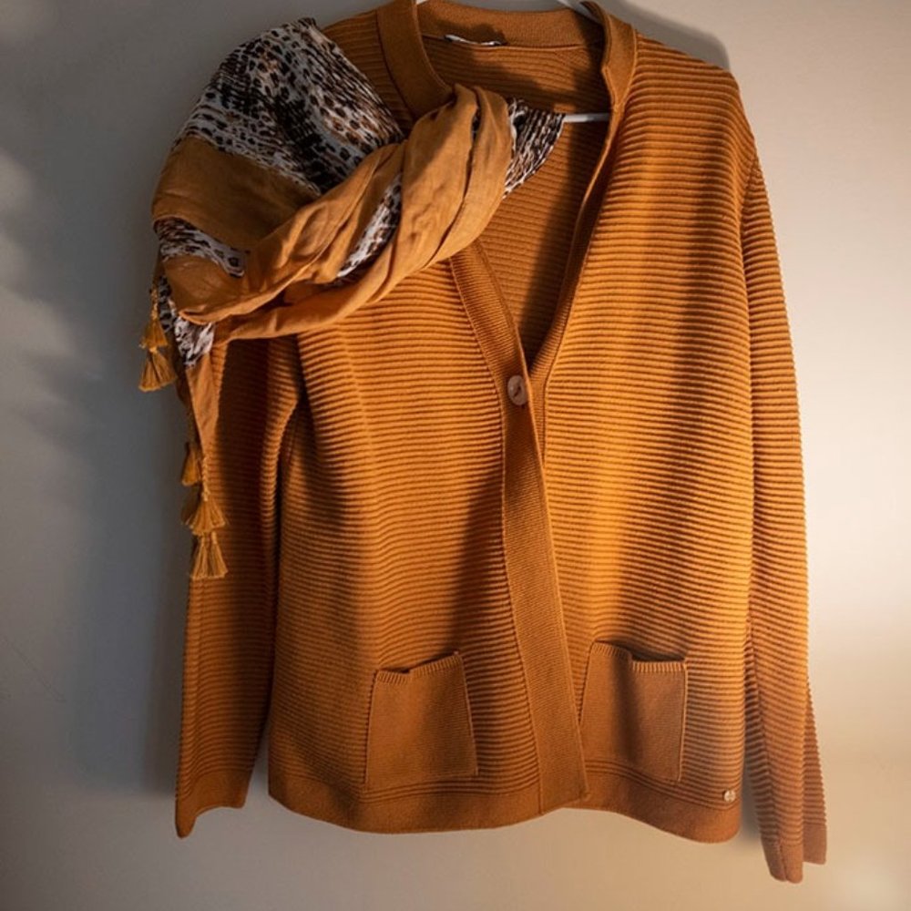 SIGRID OLSEN FAN! SOFT SWEATER JACKET SIZE 38 WITH SCARF